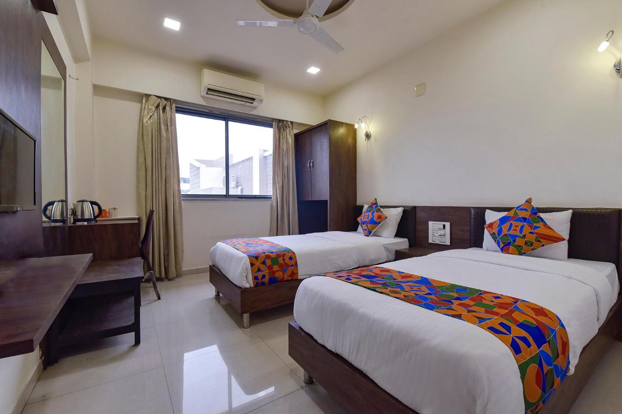 Fabhotel A1 Plaza Ahmedabad Extérieur photo