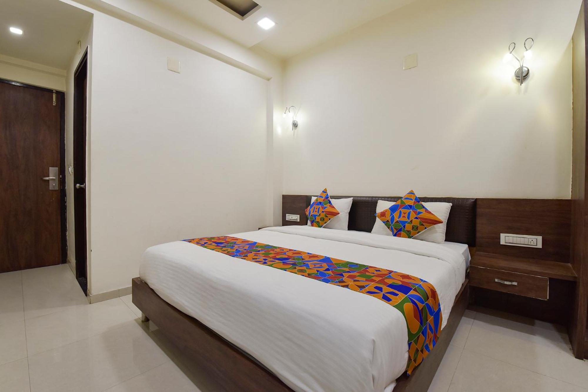 Fabhotel A1 Plaza Ahmedabad Extérieur photo