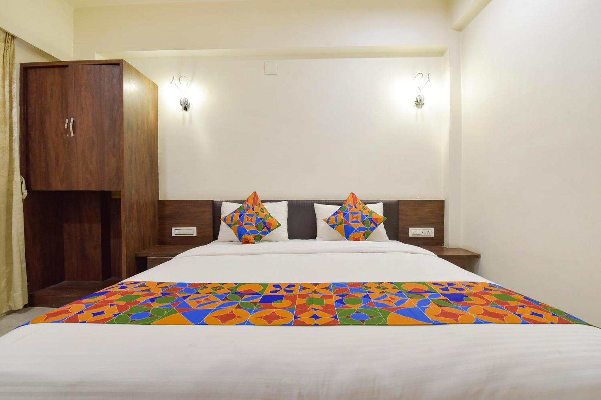 Fabhotel A1 Plaza Ahmedabad Extérieur photo